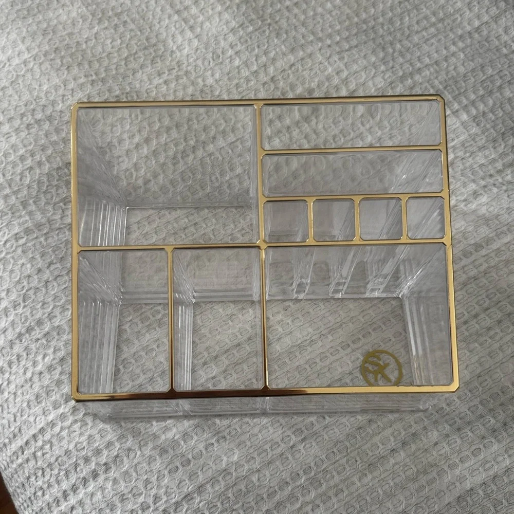 Makeup organizer